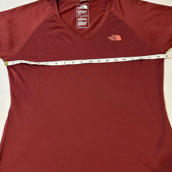 The North Face Women’s L Maroon Performance Tee - Picture 8 of 11